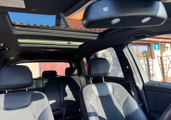 Mercedes-Benz GLK cena 74000 przebieg: 128000, rok produkcji 2012 z Warszawa małe 232